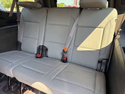 Used 2022 Chevrolet Suburban Z71 w/ Z71 Off-Road Package image 40