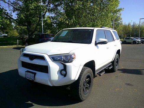 Used 2019 Toyota 4Runner SR5 Premium AWD/4WD image 1