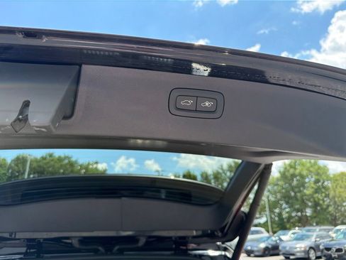 Used 2024 Volvo XC90 T8 Ultimate w/ Lounge Package AWD/4WD image 12