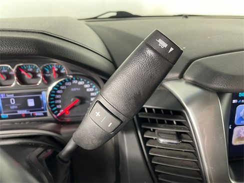 Certified 2017 Chevrolet Suburban LT image 9