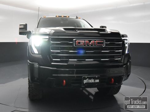 Used 2024 GMC Sierra 2500 AT4 w/ Technology Package AWD/4WD image 51