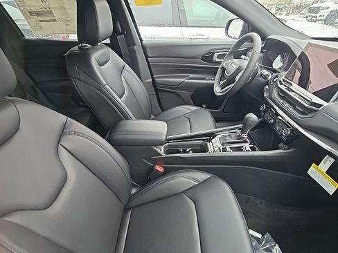 New 2026 Jeep Compass Limited image 9