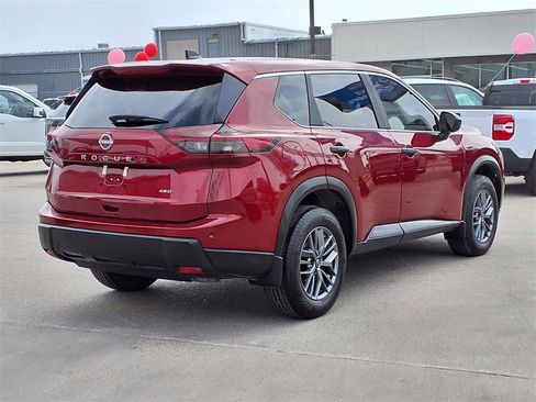 Used 2025 Nissan Rogue S image 7