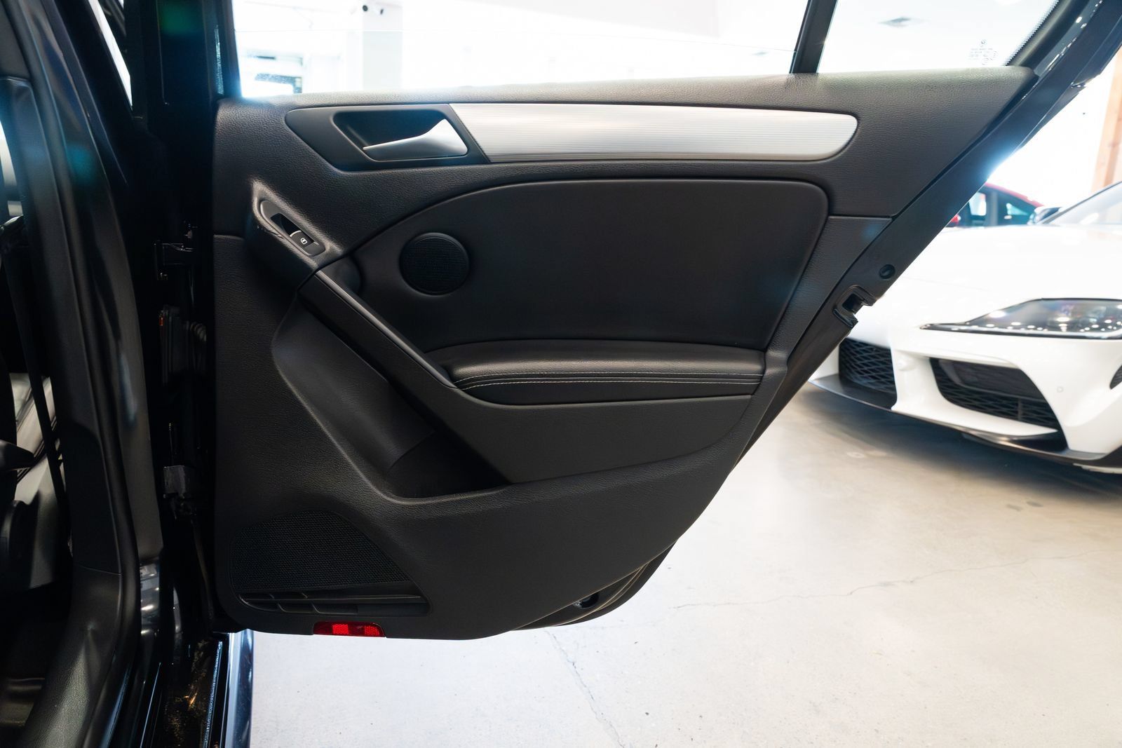 Used 2013 Volkswagen Golf R 4-Door AWD/4WD image 22