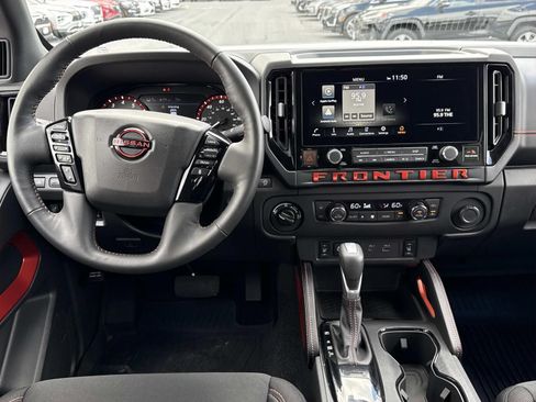 Used 2025 Nissan Frontier PRO-4X w/ Pro Convenience Package AWD/4WD image 8