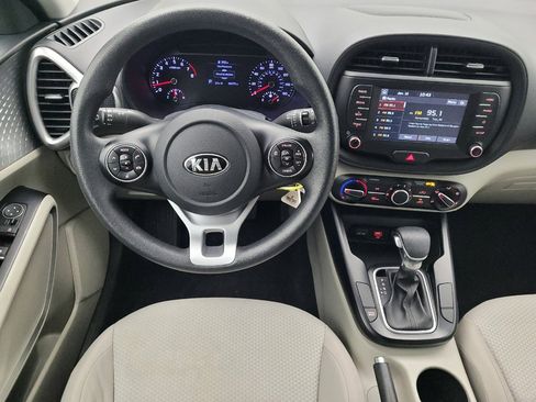 Used 2020 Kia Soul LX image 22