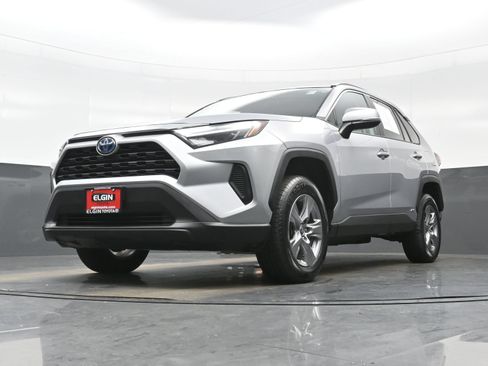 Used 2022 Toyota RAV4 XLE w/ Convenience Package AWD/4WD image 29