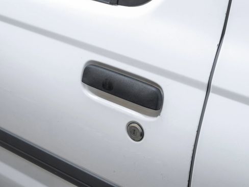 Used 2004 Nissan Xterra XE RWD image 37