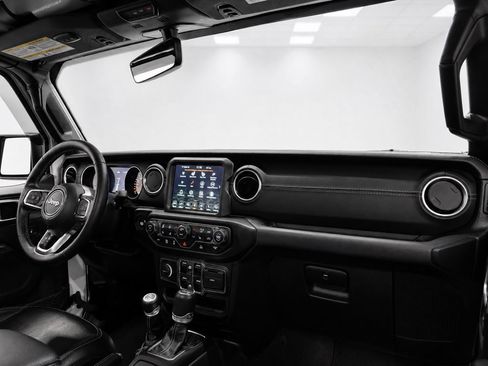 Used 2021 Jeep Wrangler Unlimited Sahara w/ Uconnect 4C Nav & Sound Group AWD/4WD image 23