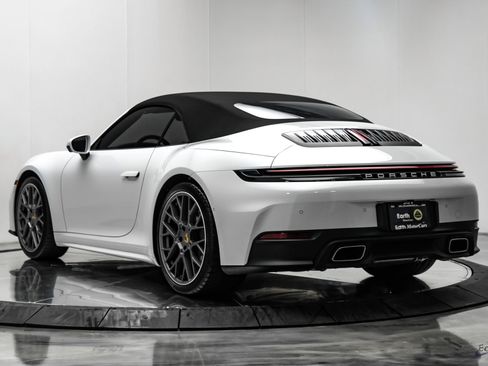 Used 2025 Porsche 911 Carrera RWD image 13