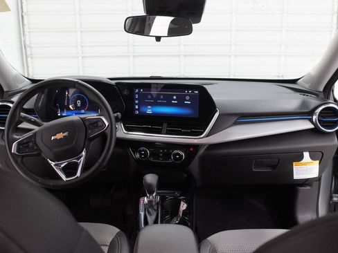 Used 2026 Chevrolet Trax LT w/ Driver Confidence Package FWD image 27