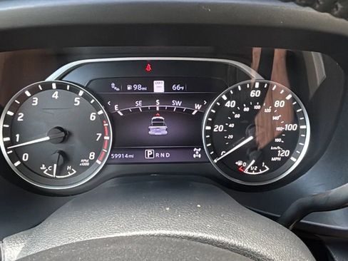 Used 2021 Nissan Titan SV w/ SV Convenience Package image 11