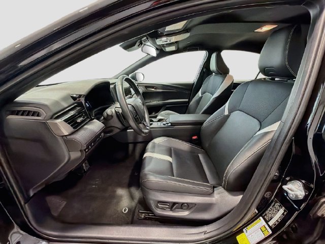 Used 2025 Toyota Camry SE FWD image 17