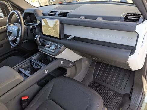 Used 2022 Land Rover Defender 110 image 23