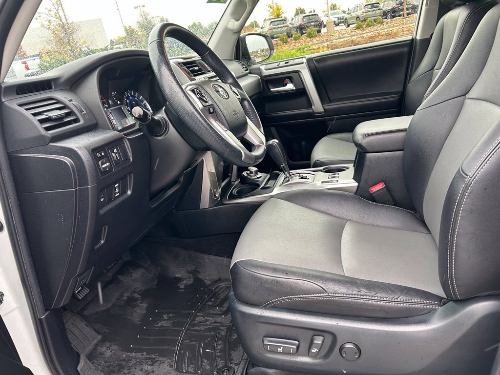 Used 2017 Toyota 4Runner SR5 Premium AWD/4WD image 24