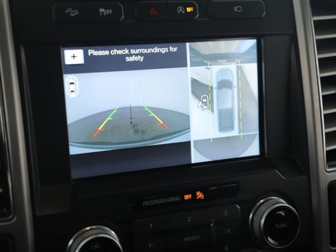 Used 2017 Ford F150 Platinum w/ Equipment Group 701A Luxury image 17