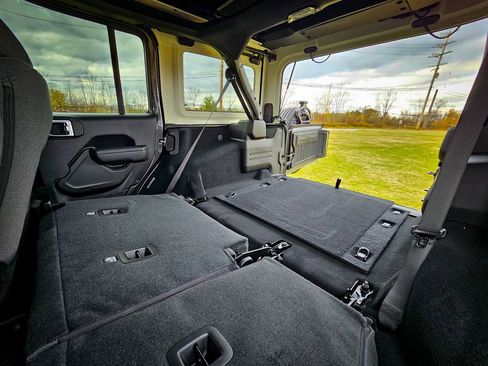 New 2025 Jeep Wrangler Sport S image 30