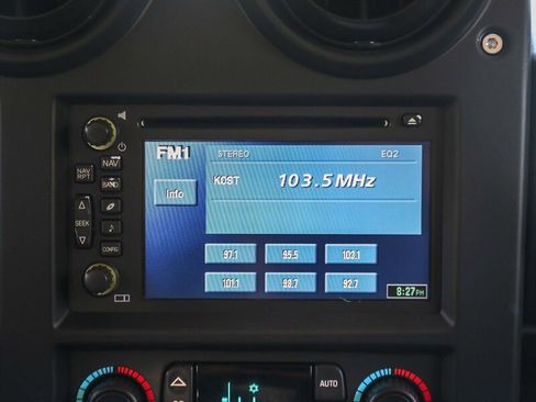 Used 2005 HUMMER H2 w/ Preferred Equipment Group image 20