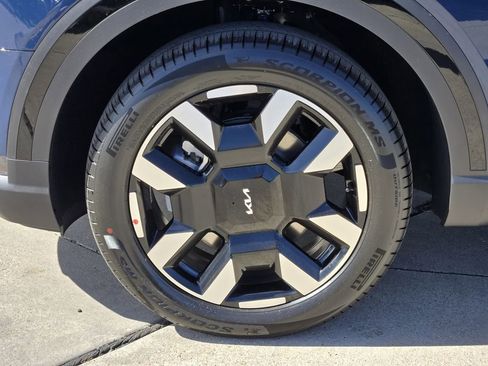 New 2027 Kia Telluride S image 8