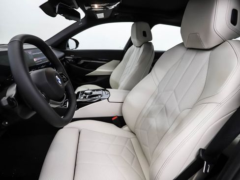 New 2026 BMW 530i xDrive w/ Premium Package image 12