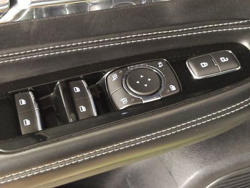 Used 2020 Lincoln Corsair FWD w/ Rear Removable Package Tray image 27