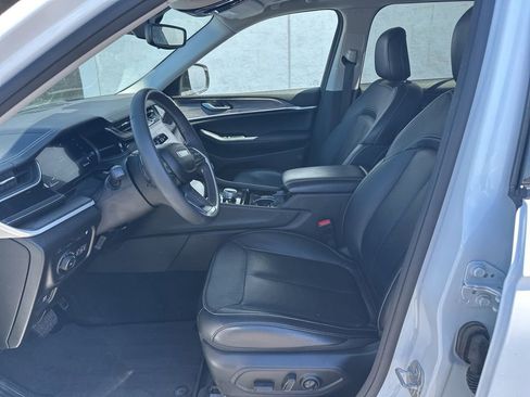 Used 2022 Jeep Grand Cherokee Limited 4xe image 10