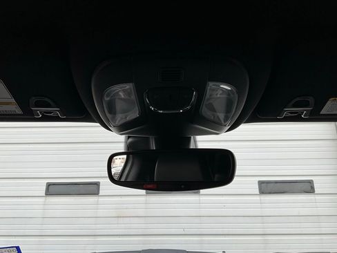 Used 2025 Jeep Compass Trailhawk image 14