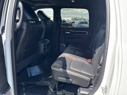Used 2025 RAM 2500 Laramie AWD/4WD image 17