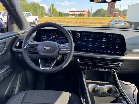 New 2026 Chevrolet Traverse LT image 10