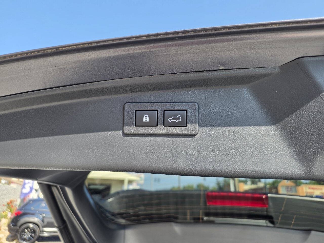 Used 2023 Subaru Outback Premium AWD/4WD image 17
