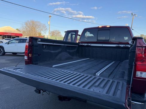 Used 2005 Nissan Titan SE w/ (W01) Utility Bed Pkg image 17