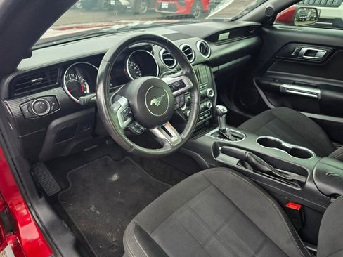 Used 2018 Ford Mustang Coupe image 5