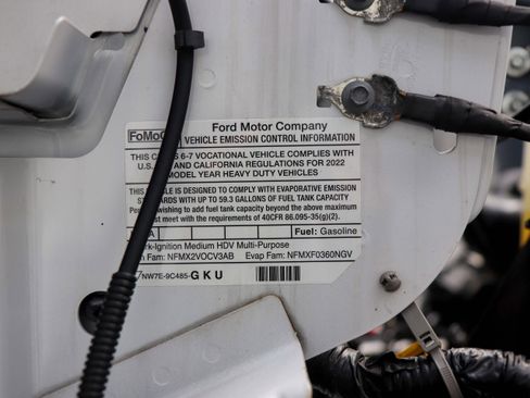 Used 2023 Ford F650 2WD Regular Cab Super Duty image 25