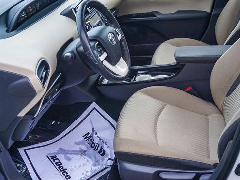 Used 2016 Toyota Prius Three image 16