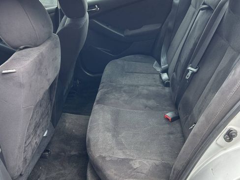 Used 2011 Nissan Altima 2.5 S FWD image 15