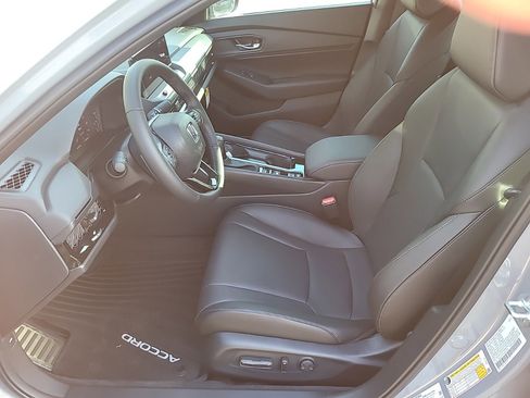 Used 2025 Honda Accord Sport image 15