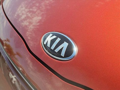 Used 2020 Kia Soul S FWD image 29