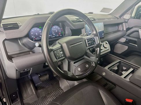 Used 2023 Land Rover Defender 130 X-Dynamic SE image 9