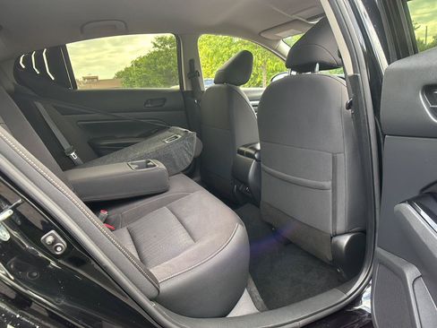 Used 2023 Nissan Altima 2.5 SV FWD image 18