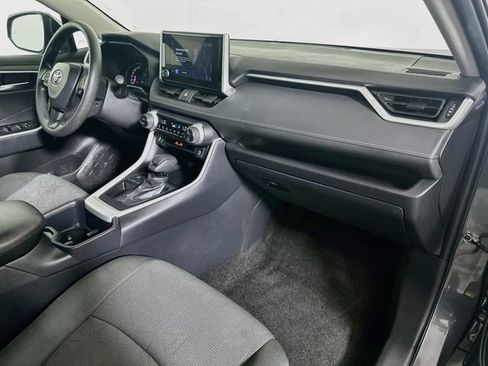 Certified 2025 Toyota RAV4 XLE FWD image 27