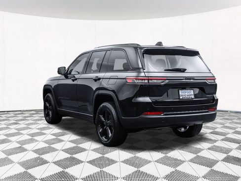 Used 2023 Jeep Grand Cherokee Altitude image 10