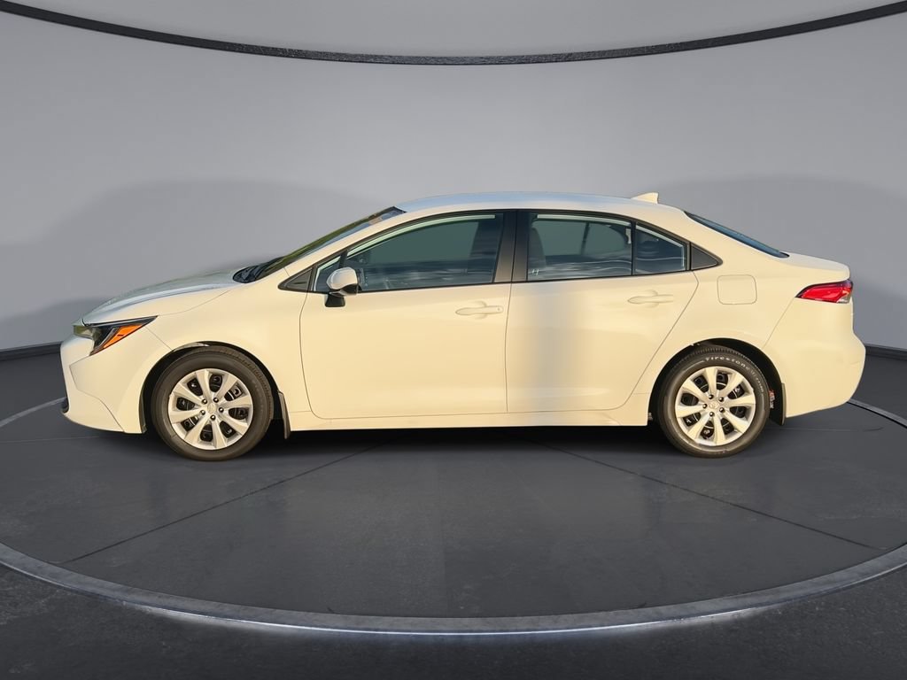 Used 2026 Toyota Corolla LE FWD image 5
