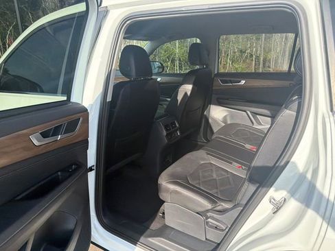 Used 2025 Volkswagen Atlas SE image 7