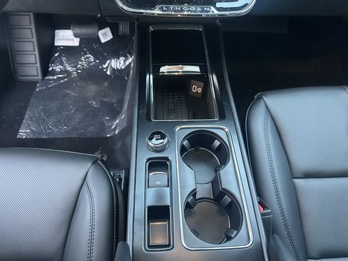 New 2026 Lincoln Corsair Premiere image 15