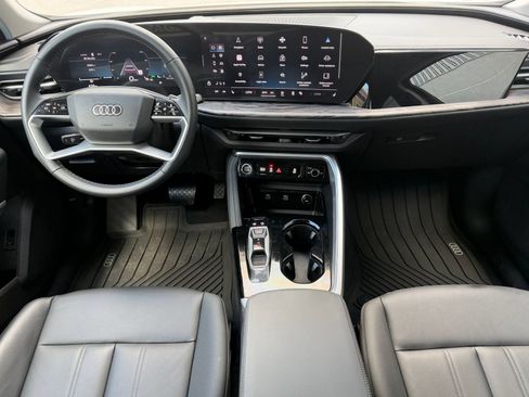 Used 2025 Audi Q5 Premium w/ Convenience Package AWD/4WD image 16