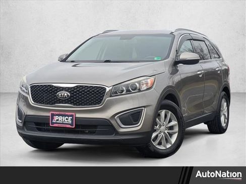 Used 2016 Kia Sorento LX w/ LX Convenience Package image 1