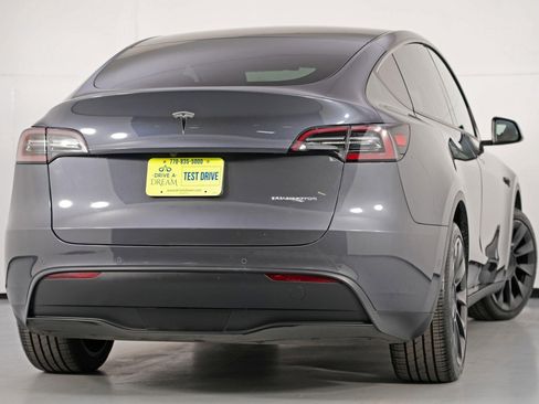 Used 2020 Tesla Model Y Long Range image 5