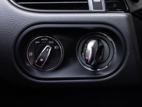 New 2026 Porsche Macan S image 17