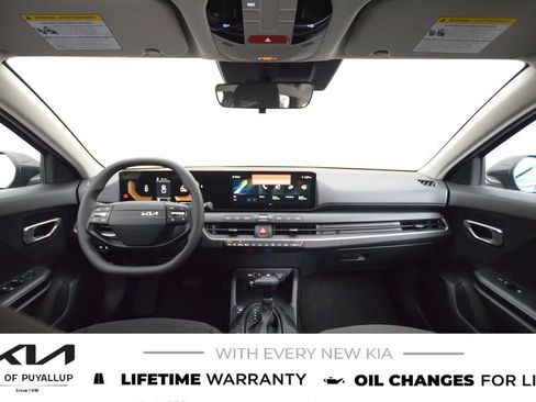 New 2026 Kia K4 LXS image 17