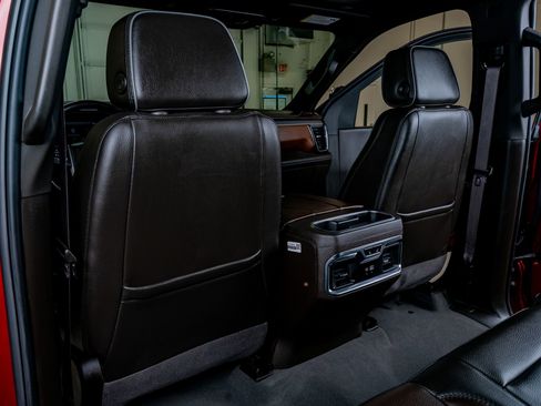 Used 2024 GMC Sierra 2500 Denali w/ Denali Reserve Package AWD/4WD image 35